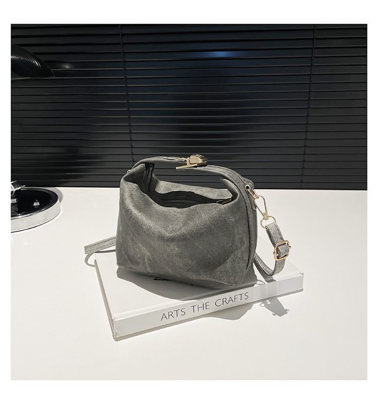 Minimalist Top-Handle Crossbody Square Bag view 6