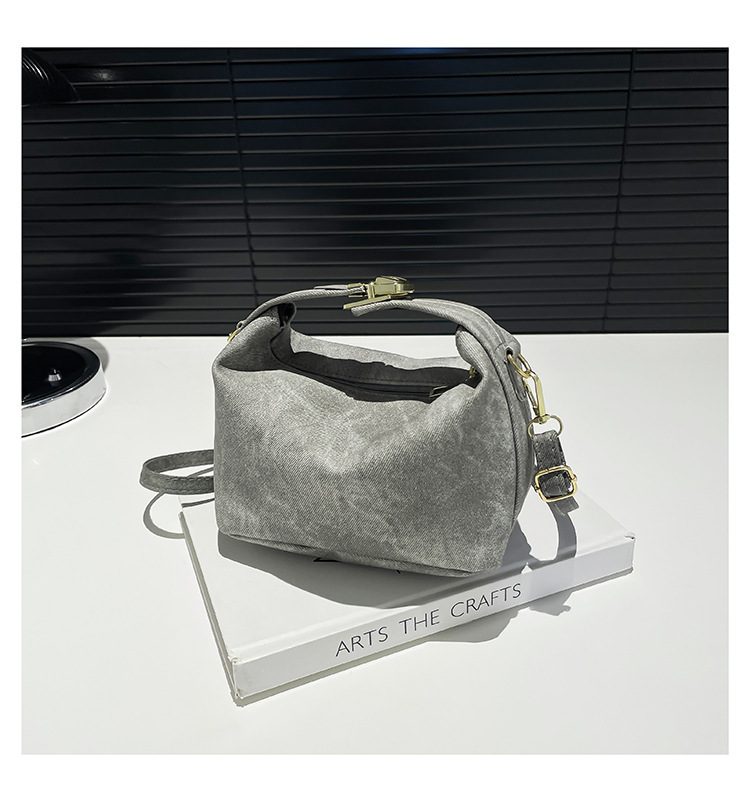 Minimalist Top-Handle Crossbody Square Bag view 7