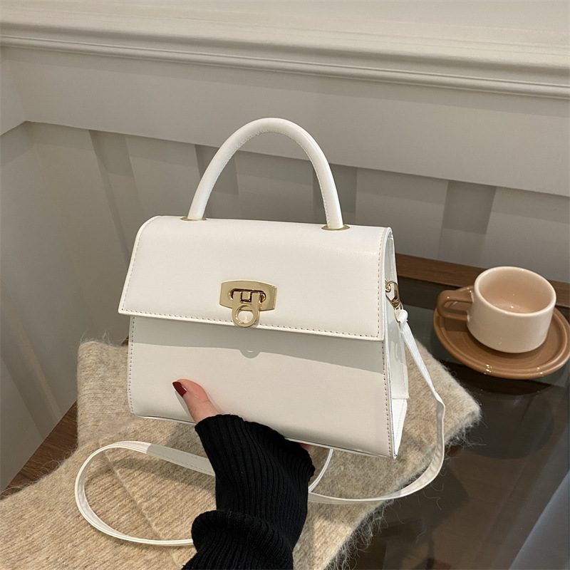 Minimalist Top-Handle Crossbody Square Bag view 3