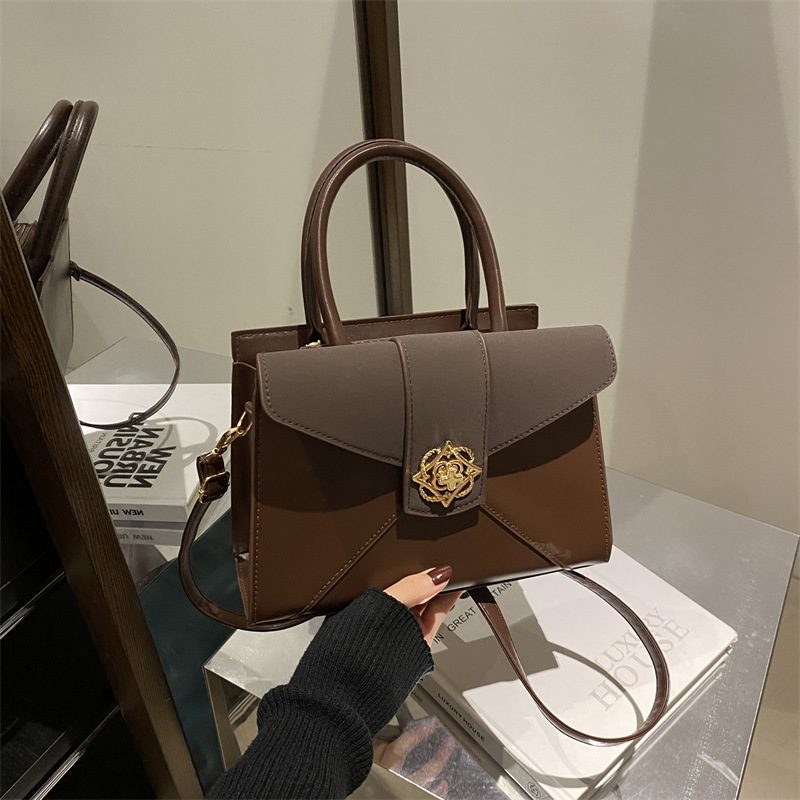 Minimalist Spliced Large Capacity Crossbody Bag view 3