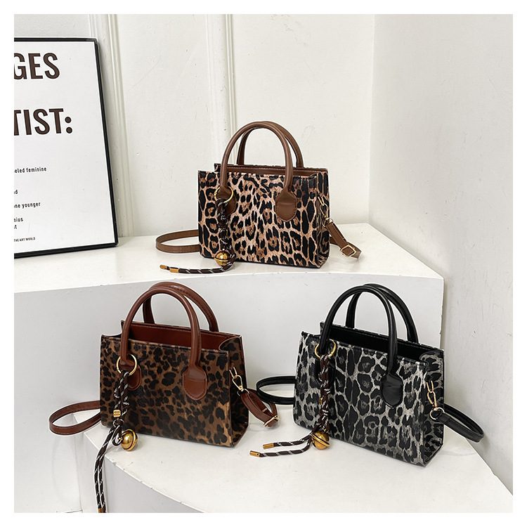 Leopard Print Large Capacity Crossbody Bag