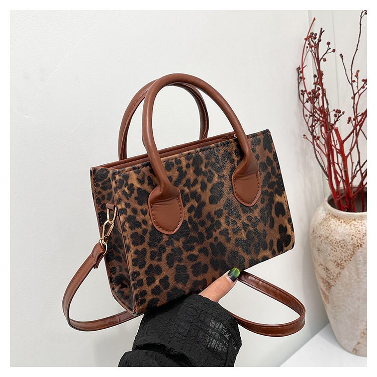 Leopard Print Large Capacity Crossbody Bag view 10