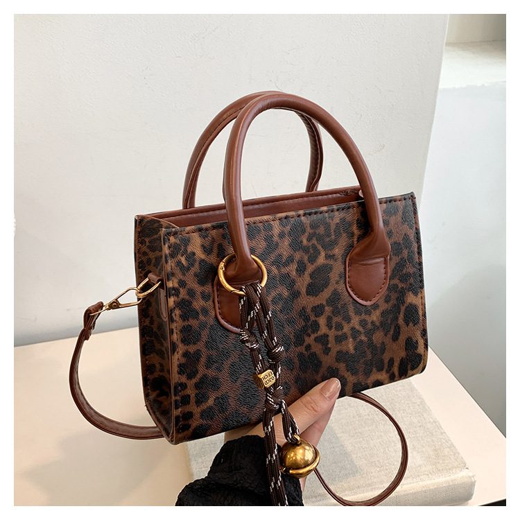 Leopard Print Large Capacity Crossbody Bag view 8