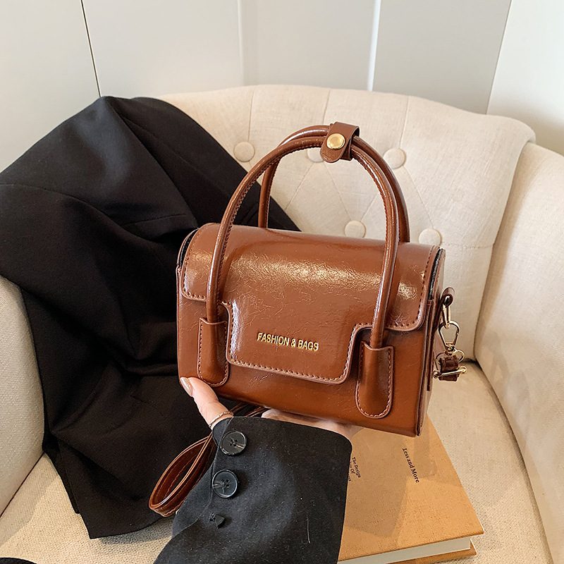 Minimalist Solid Color Top-Handle Crossbody Square Bag view 3