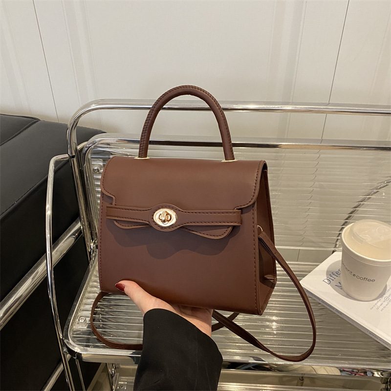 Retro Minimalist Large Capacity Crossbody Square Bag view 3
