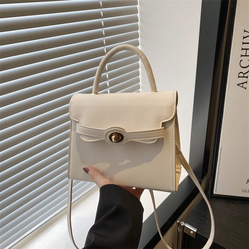 Retro Minimalist Large Capacity Crossbody Square Bag view 4