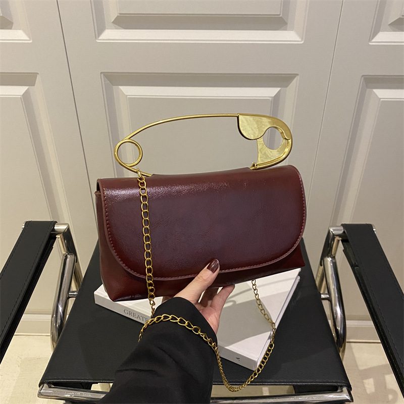 Tas Crossbody Malam dengan Pegangan Atas PU Big Pin view 4