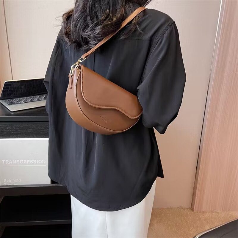 Retro Mini Square Crossbody Underarm Bag view 3
