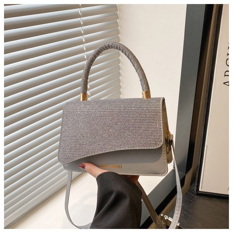 Minimalist Versatile Crossbody Handbag view 8