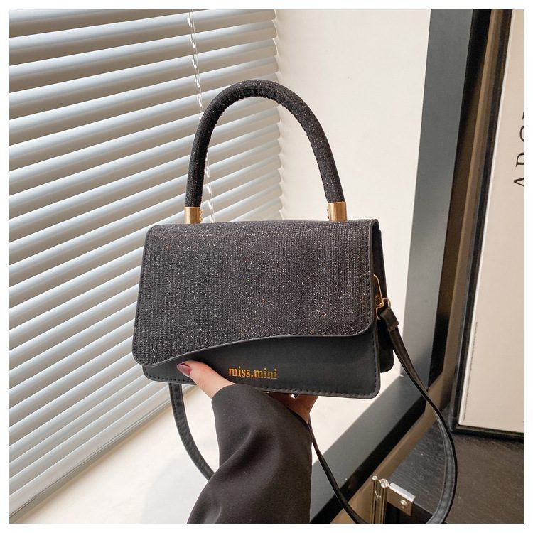 Minimalist Versatile Crossbody Handbag view 9