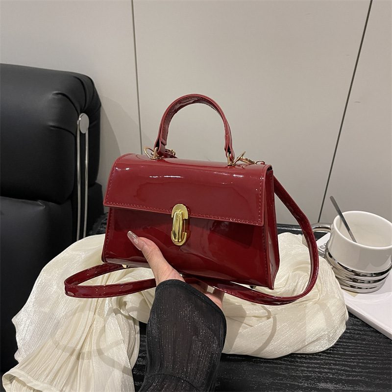 Sac bandoulière et épaule baguette chic view 3