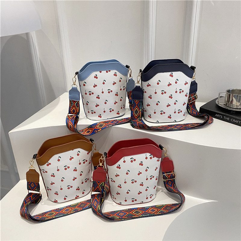 Cherry Print Sweet Crossbody Underarm Bag
