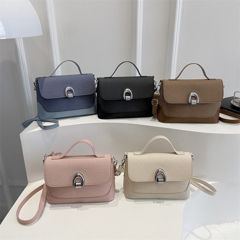 Minimalist Saddle Crossbody Shoulder Bag