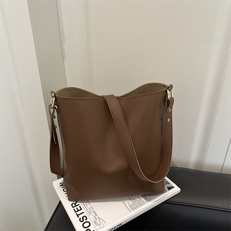Retro Large Capacity Crossbody Shoulder Bag view 2