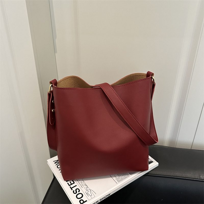 Retro Large Capacity Crossbody Shoulder Bag view 3
