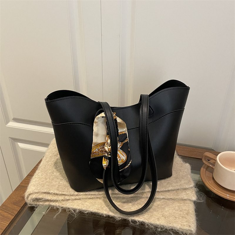 Textured Minimalist Tote Crossbody Bag view 2