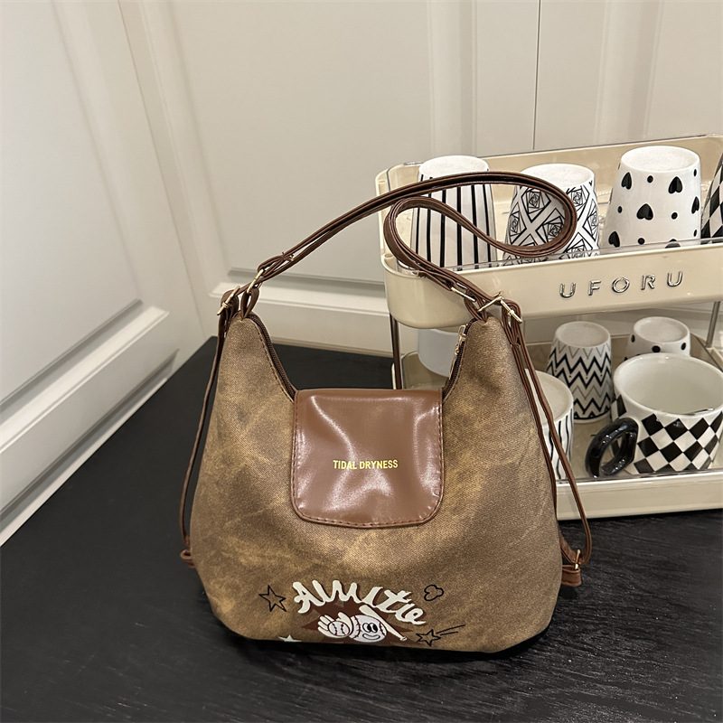 Minimalist Versatile Crossbody Bag view 3