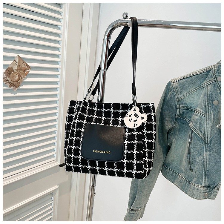 Large Capacity Minimalist Crossbody Top-Handle Tote Bag view 4