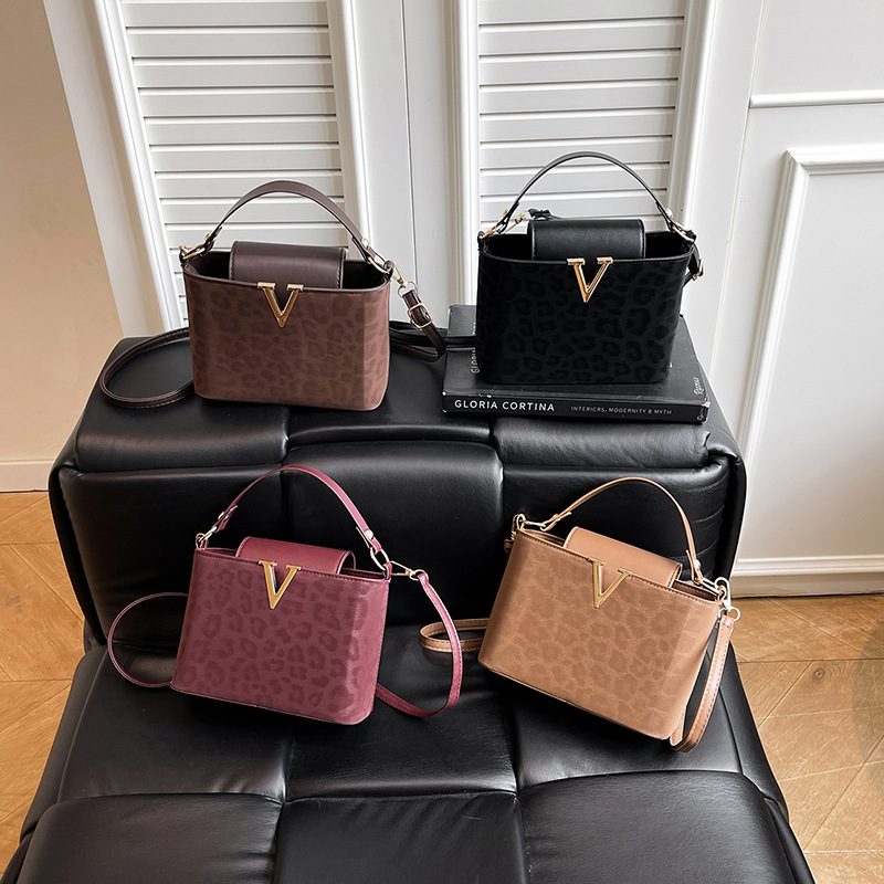 Large Capacity Top-Handle Crossbody Bag