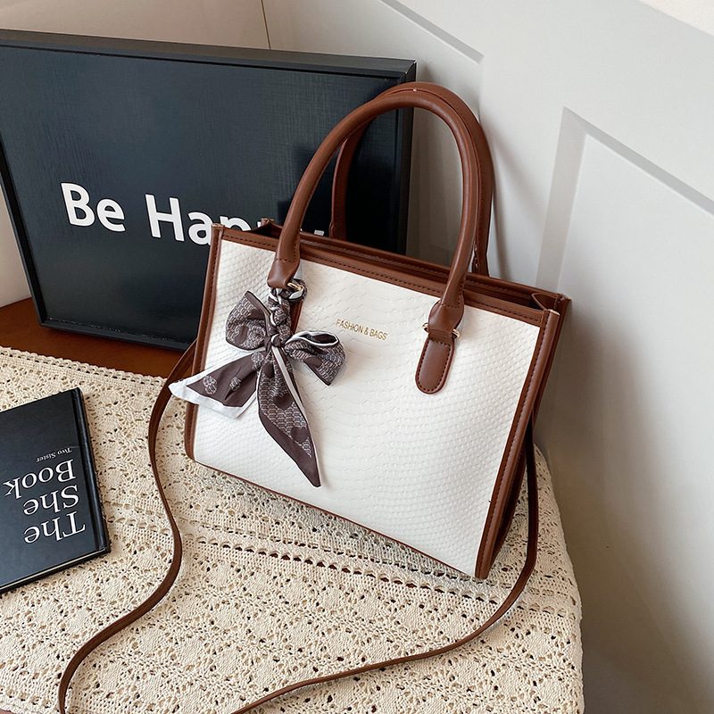 Snake Print Large Capacity Crossbody Bag view 3