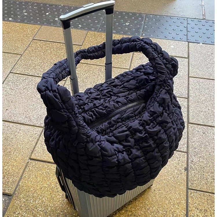 Pleated Cloud Large-Capacity Crossbody Bag view 4