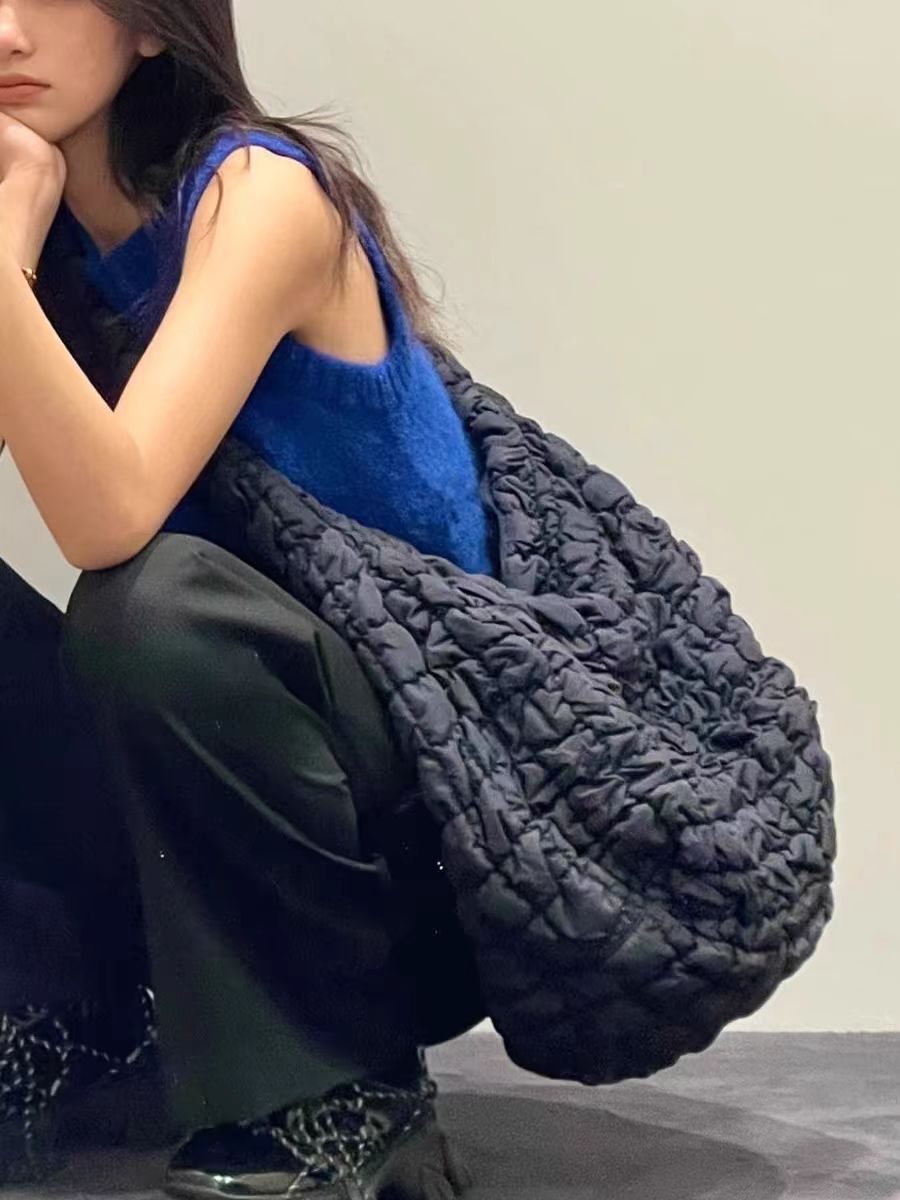 Pleated Cloud Large-Capacity Crossbody Bag view 7