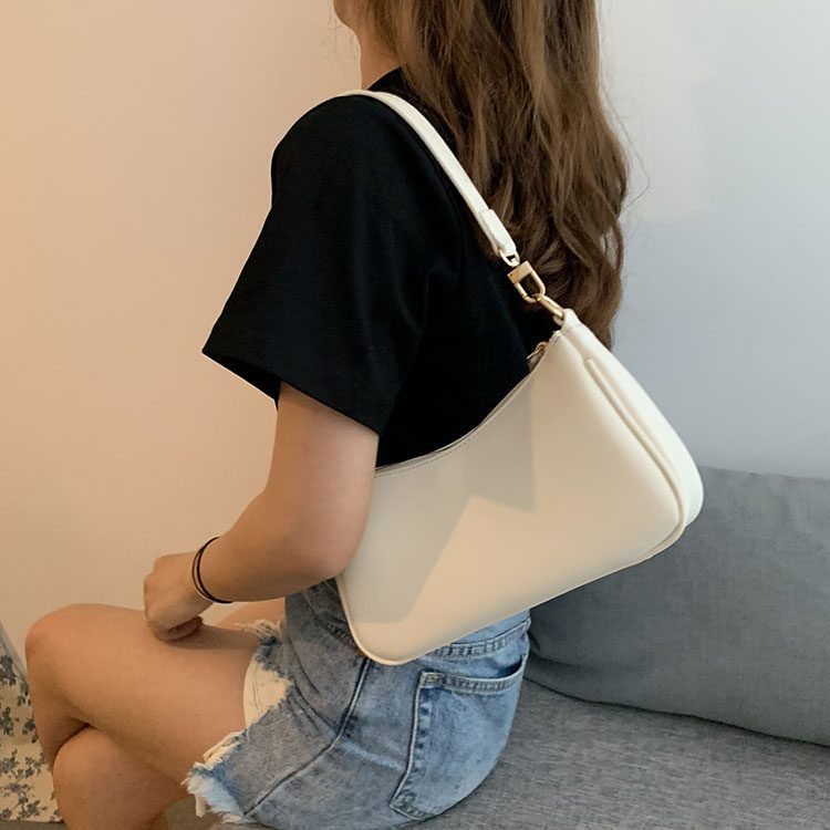 Chain Vintage Baguette Shoulder Bag view 4