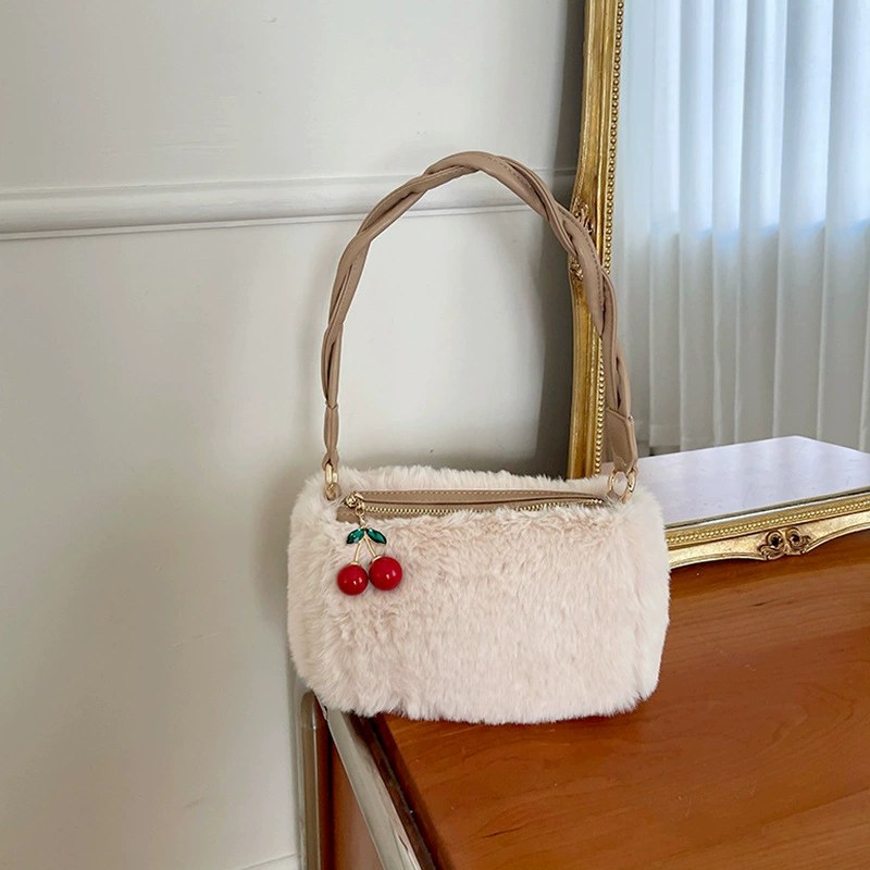 Plush Faux Fur Quilted Chain Bag for wholesale OEM — YANYAN Bags Guangzhou handbag factory