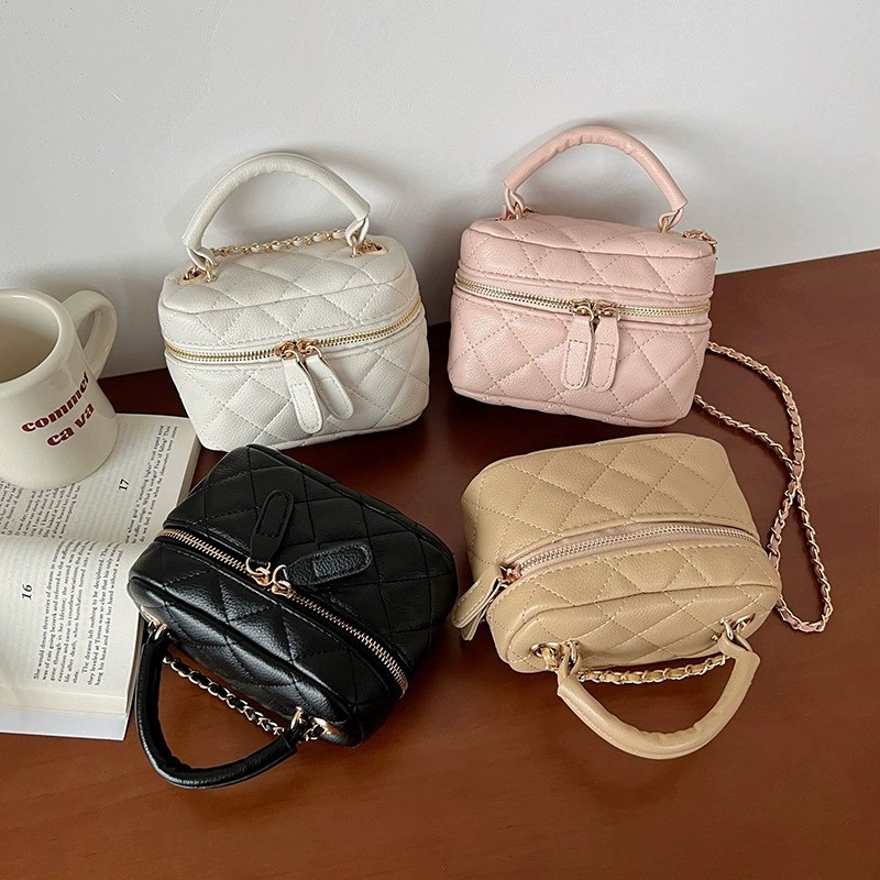PU Leather Quilted Chain Bag for wholesale OEM — YANYAN Bags Guangzhou handbag factory