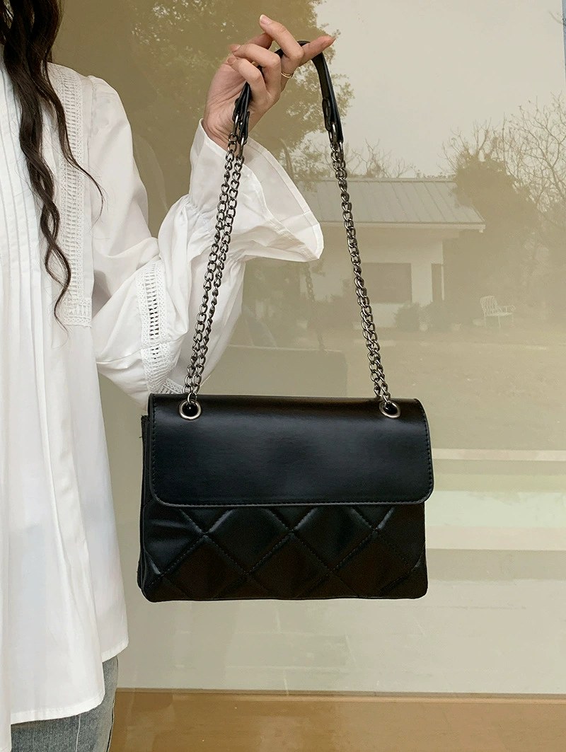 Red PU Leather Quilted Chain Bag for wholesale OEM — YANYAN Bags Guangzhou handbag factory