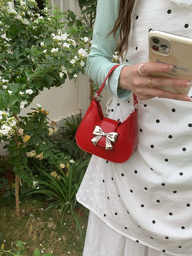 Red PU Leather Quilted Chain Bag for wholesale OEM — YANYAN Bags Guangzhou handbag factory
