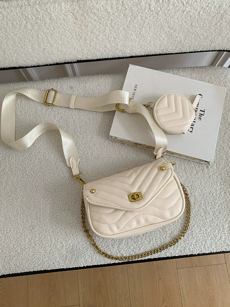 Red PU Leather Quilted Chain Bag for wholesale OEM — YANYAN Bags Guangzhou handbag factory