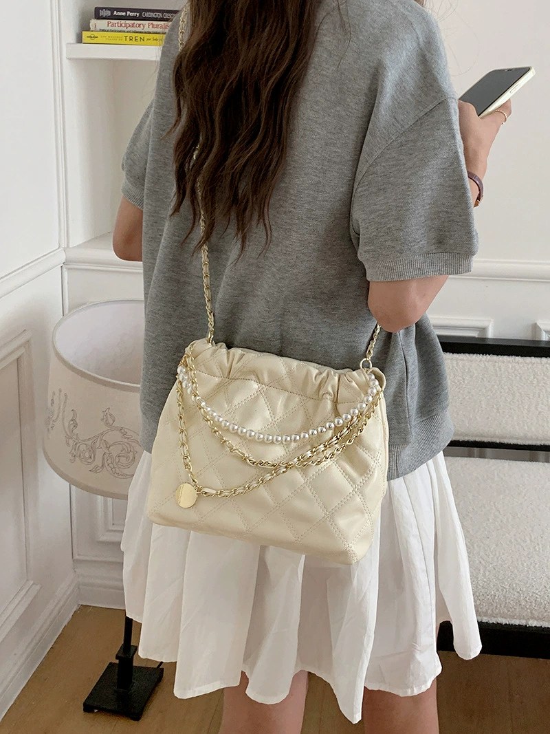 PU Leather Quilted Chain Bag for wholesale OEM — YANYAN Bags Guangzhou handbag factory
