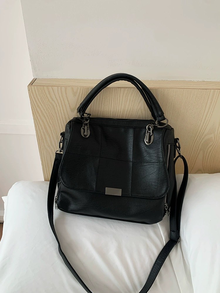 Black PU Leather Quilted Chain Bag for wholesale OEM — YANYAN Bags Guangzhou handbag factory