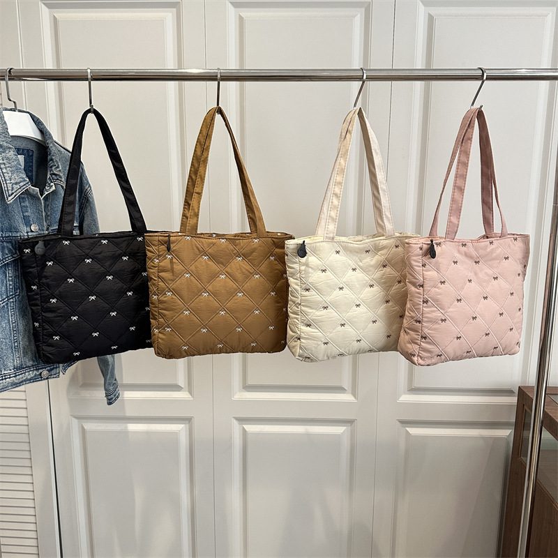 Quilted Bow Design Shoulder Tote Bag