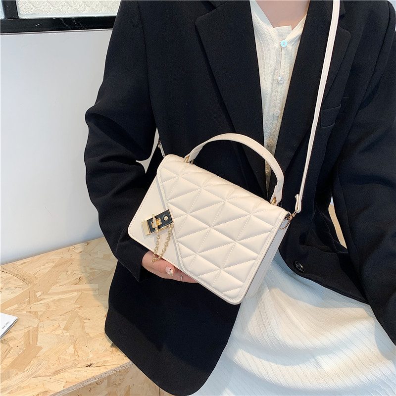 Quilted Diamond Solid Color Crossbody Bag view 4