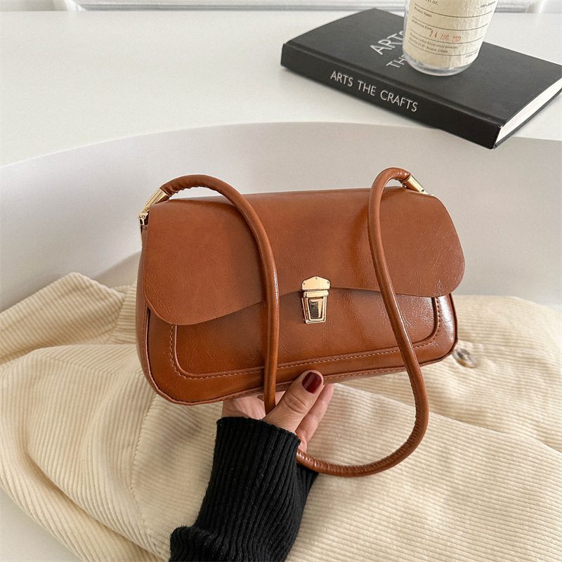 French Retro Quilted Lock Shoulder Bag
