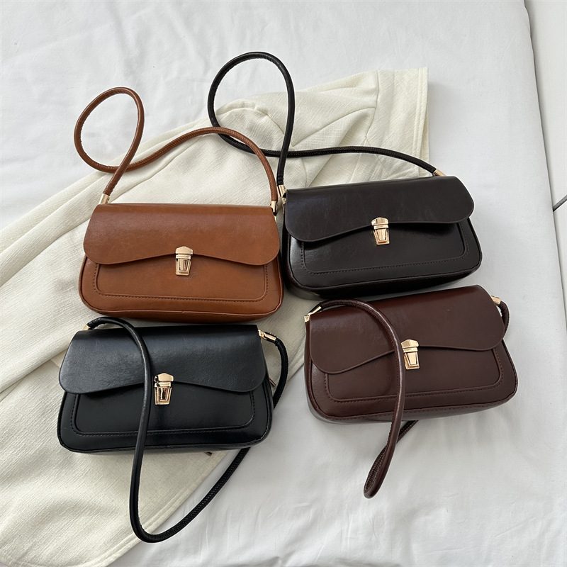 French Retro Quilted Lock Shoulder Bag view 4