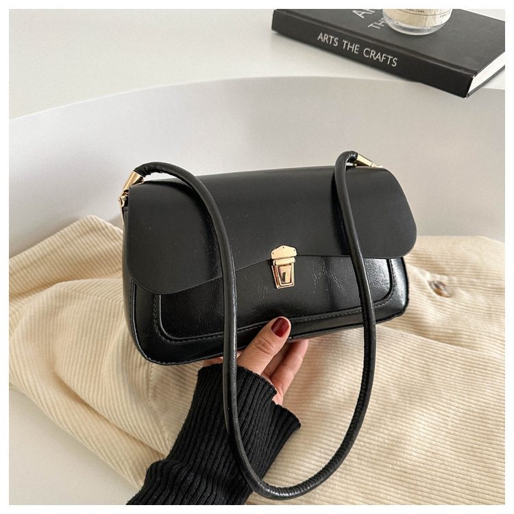 French Retro Quilted Lock Shoulder Bag view 6