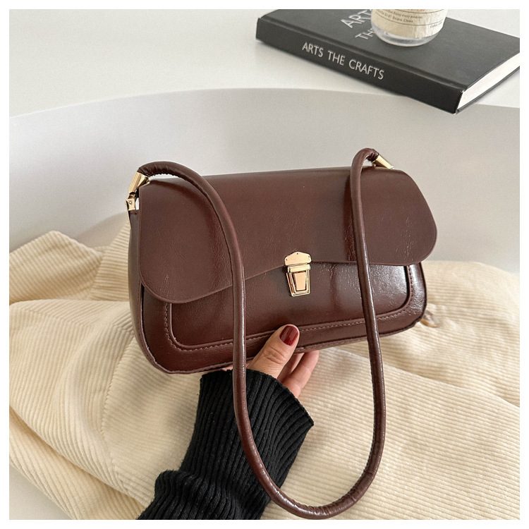 French Retro Quilted Lock Shoulder Bag view 8