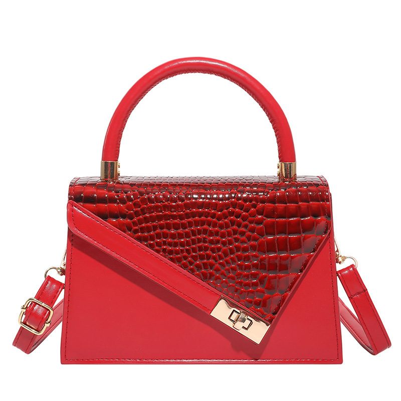 Sac bandoulière à poignée supérieure matelassé à texture pierre et fermoir view 5