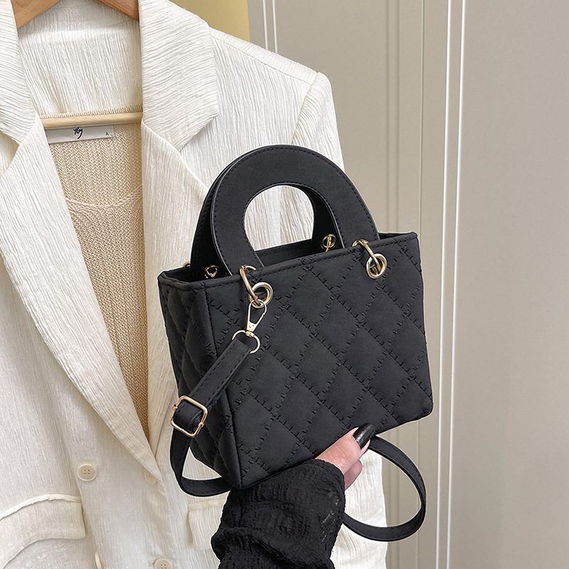 Sac bandoulière à poignée supérieure matelassé losange view 10