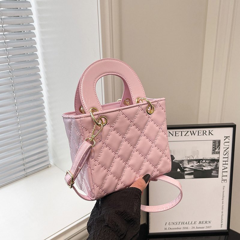 Sac bandoulière à poignée supérieure matelassé losange view 7