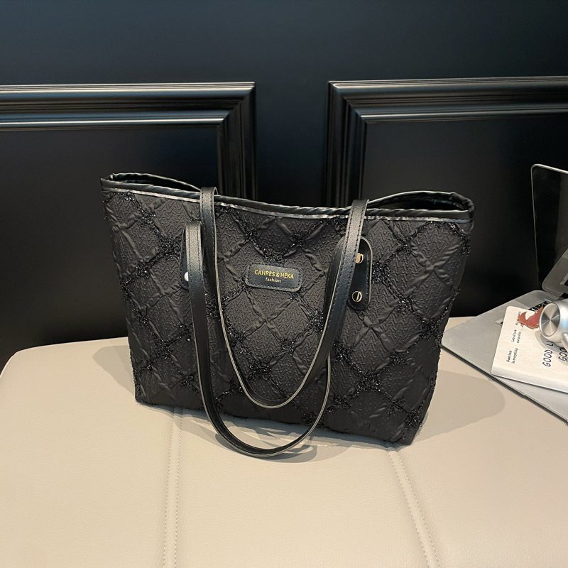 Quilted Large Tote Shoulder Bag view 3