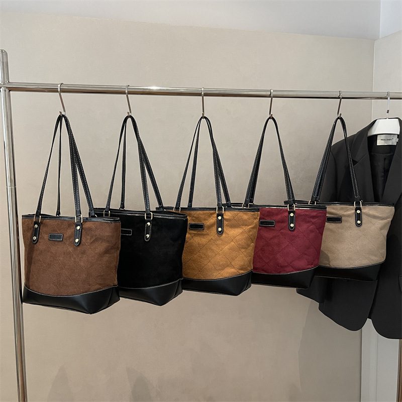 Quilted Color Block Shoulder Tote Bag