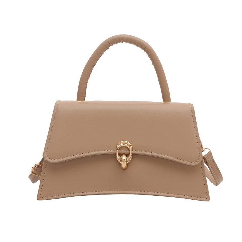 Sac carré bandoulière matelassé à fermoir view 8