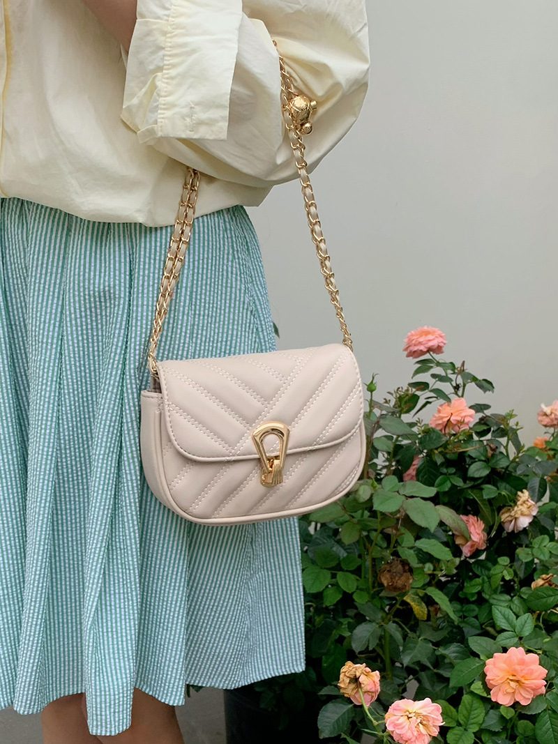 Quilted Chain Square Crossbody Bag view 3