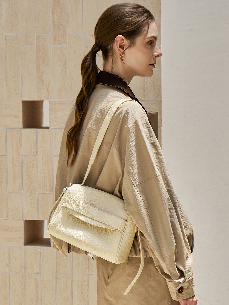 Bolso Tofu de Cuero Suave para Hombro — Bandolera de Brazo view 2