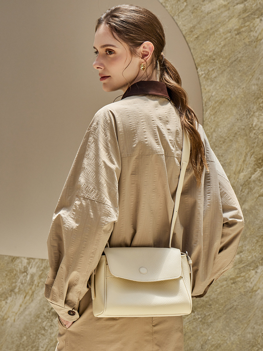Bolso Tofu de Cuero Suave para Hombro — Bandolera de Brazo view 3