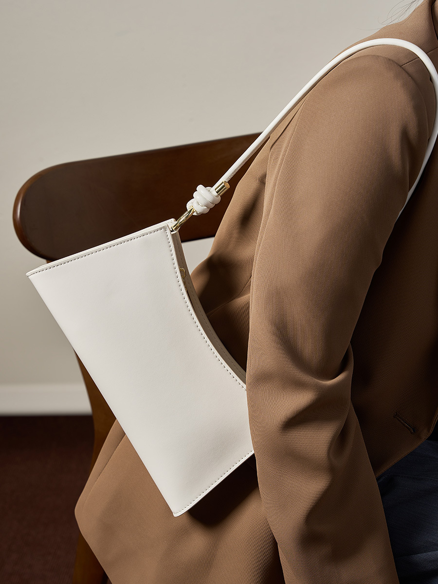 Bolso Baguette Francés de Brazo — Tres Colores Boutique view 4